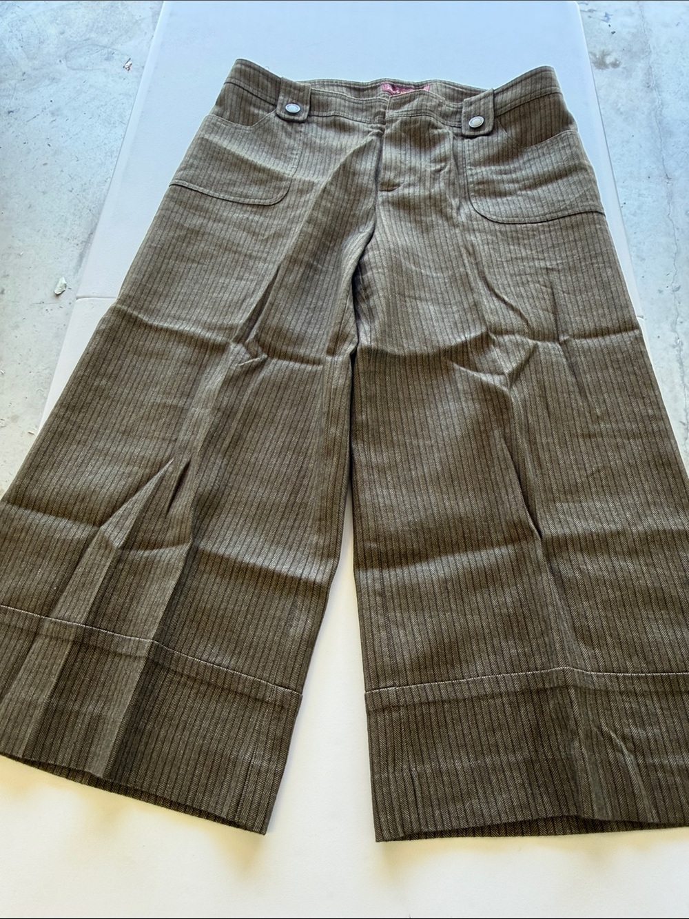 Jones Wear Olive-Tone Pinstripe Wide Leg Cropped Pants, Size 12